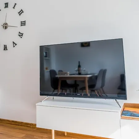 View With 2 Bedrooms And Free Garage * Μπλαγκόεβγκραντ
