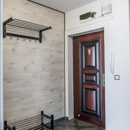 View With 2 Bedrooms And Free Garage Διαμέρισμα Μπλαγκόεβγκραντ